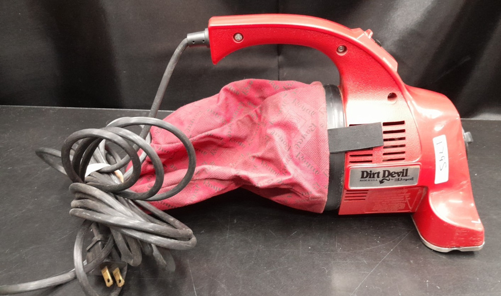 Royal Dirt Devil Hand Held Corded Vacuum Cleaner Model 103 TESTED WORKS